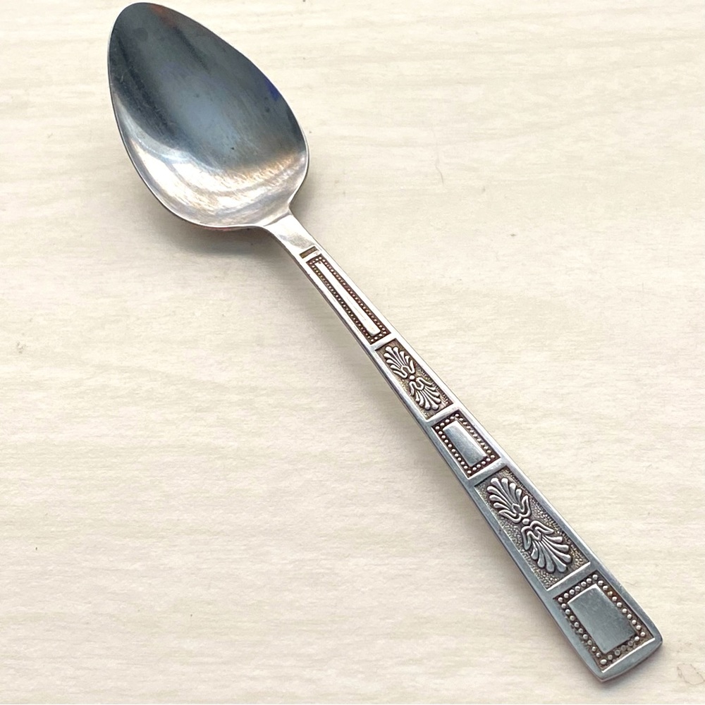 Vintage Lifetime Silver Leaves Spoon